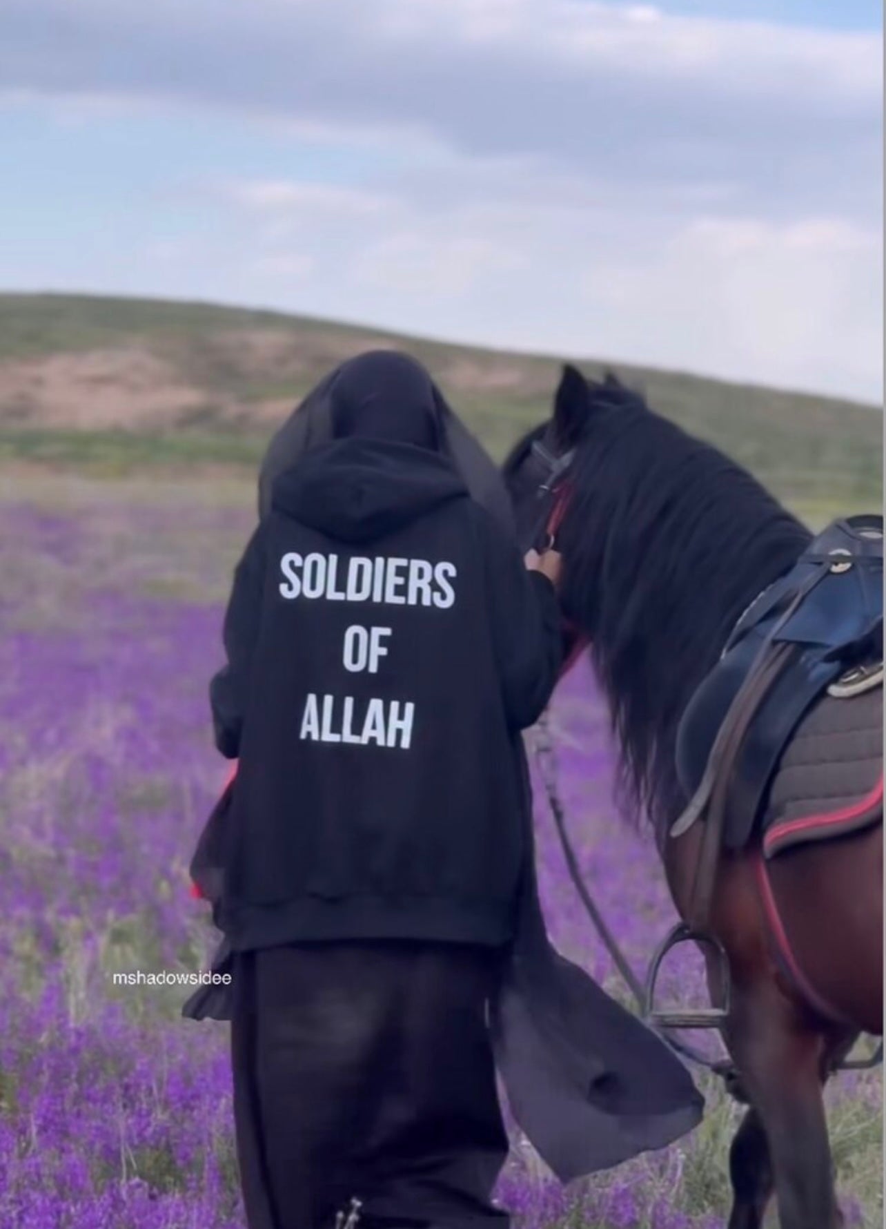 “Soldiers of ALLAH” Yazılı Baskılı Hoodie