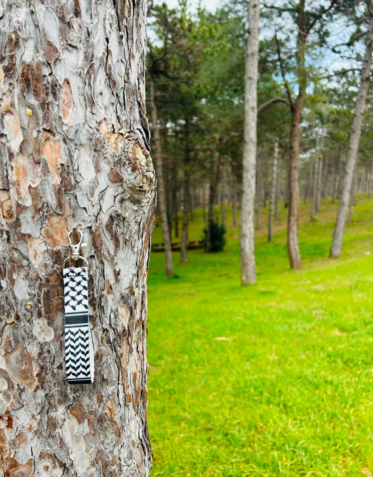 Keffiyeh patterned keychain