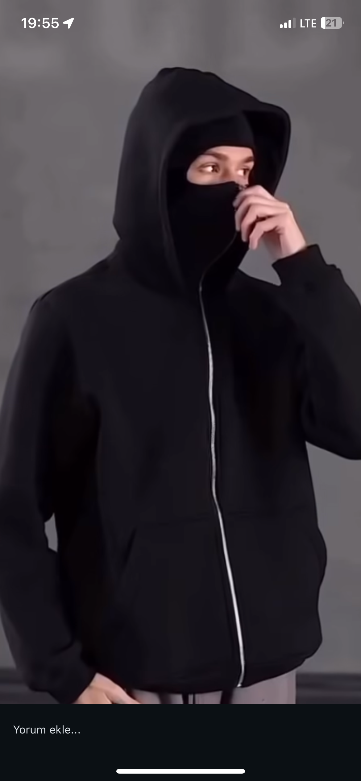 Fermuarlı Yüz Maskeli Hoodie